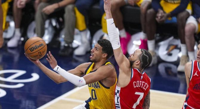 九游体育-莱万多夫斯基新星爆冷表现突出，快船前途光明！