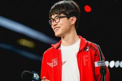 -德罗巴巅峰对决，Uzi与30激战SKT分钟，连败胜负难料！的简单介绍